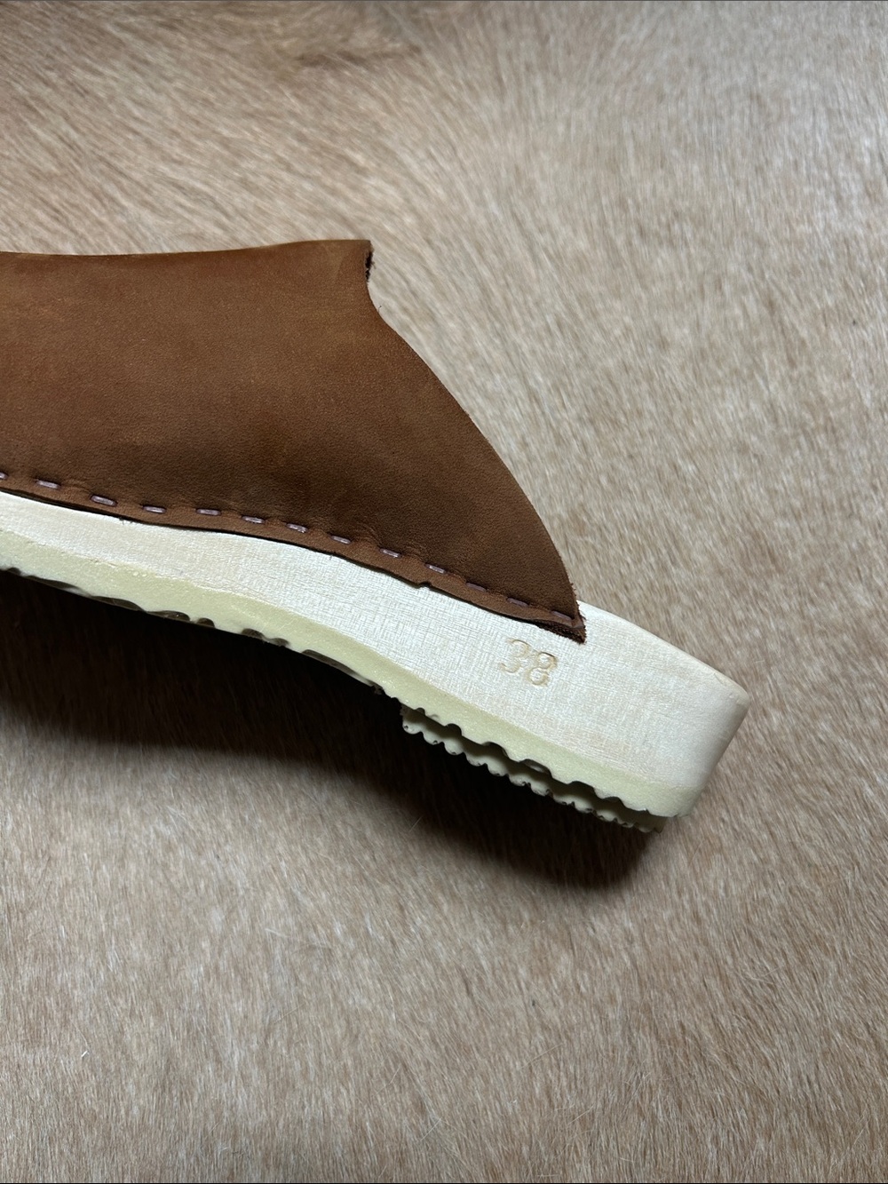 No.6 Contour Clog Tobacco Suede Wooden Clogs Size 7 - 7.5 - Picture 9 of 9